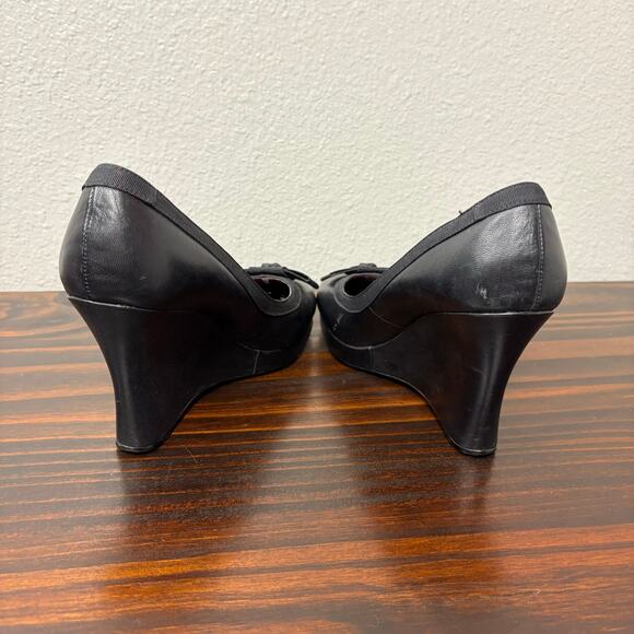 Tommy Hilfiger Wedge Heels Women Sz 7M Black Leather Upper Slip On 4” Pump Bow - Picture 5 of 8